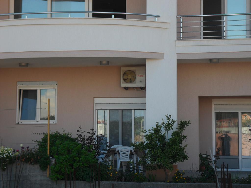 Apartment Petrovic Ulcinj Esterno foto